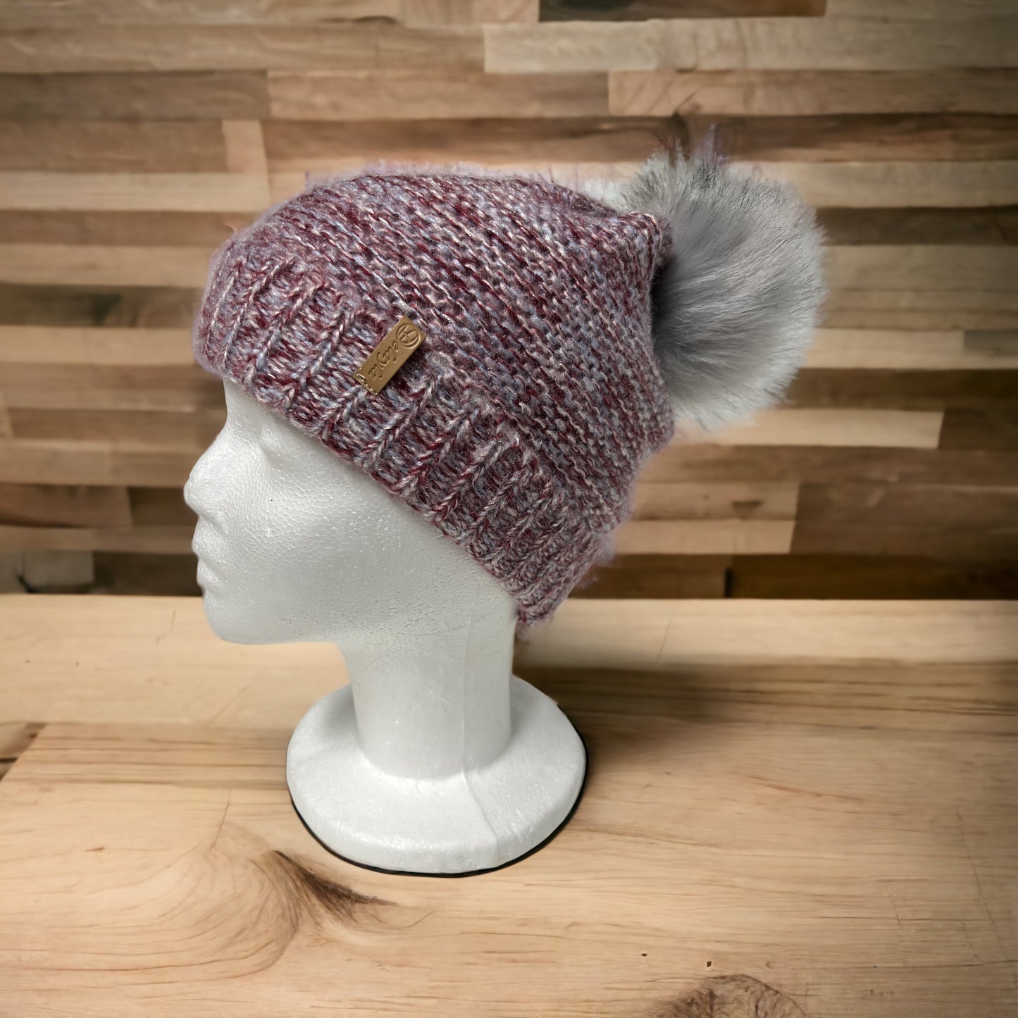 Damen Strickmütze Bordeaux rot / Grau meliert mit schönem grauen Bommel