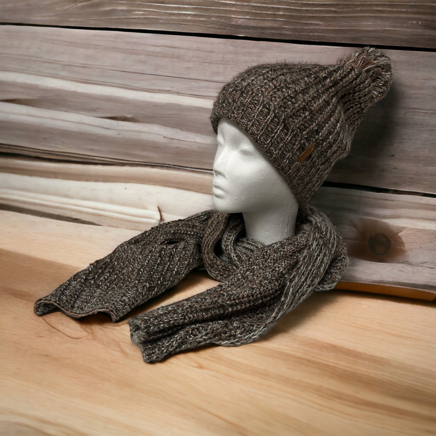 Winterset aus Mütze, Schal und Handschuhen in beige mit Rosé - Super flauschig mit Bommel und Glitzer-Effekt