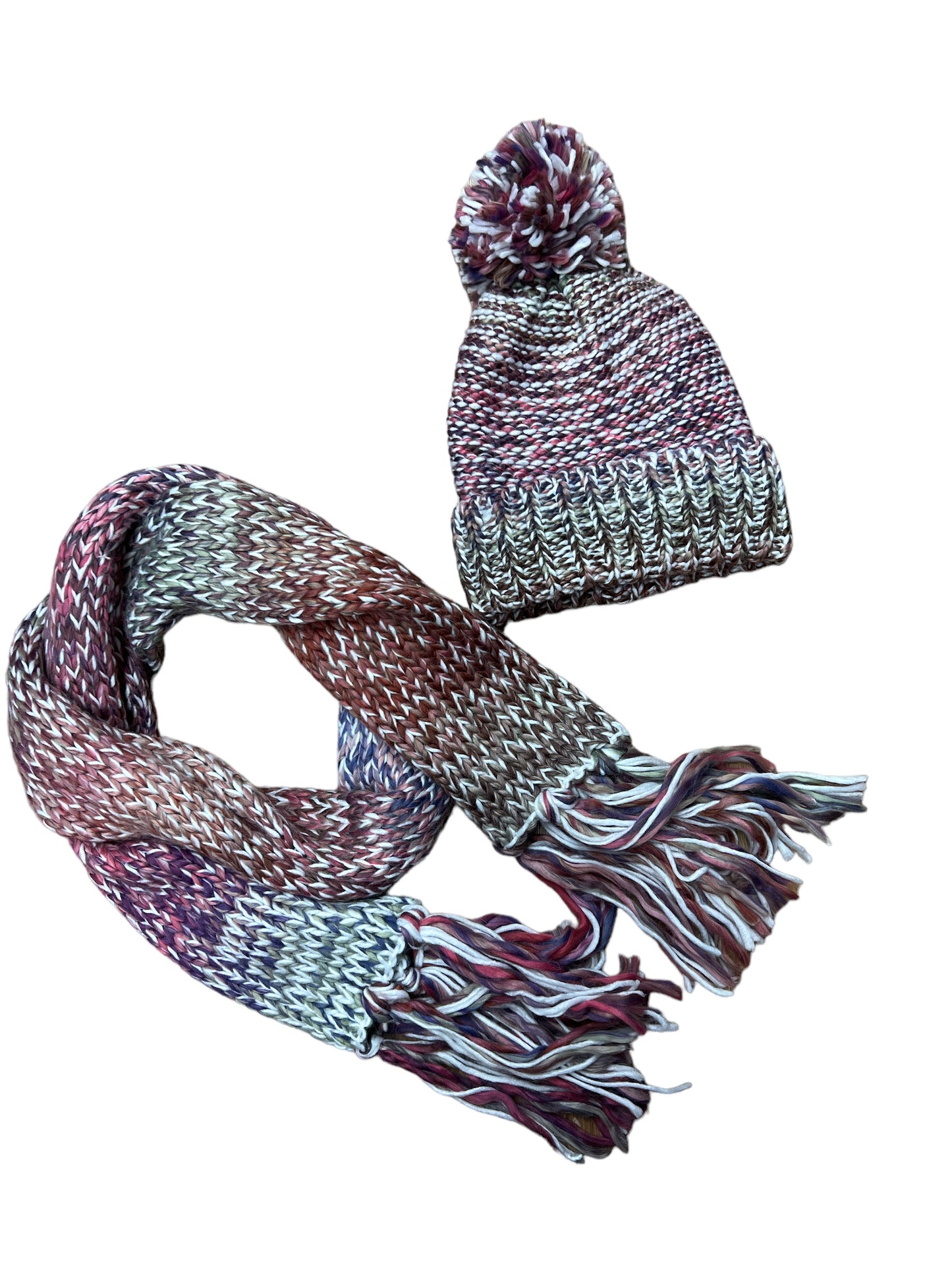 Super flauschiges Winterset aus Mütze und Schal Bunt gemustert